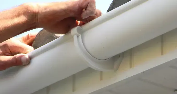 instalación de canalones pluviales continuos a precio económico en Móstoles